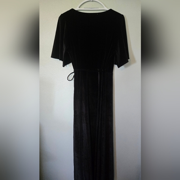 NWOT Baltic Born Katelyn Velvet Maxi Wrap Dress Size Medium - Picture 6 of 10